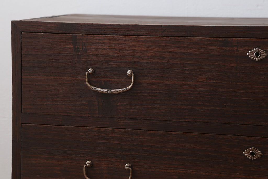 アンティーク家具　和製アンティーク　シンプルな衣装箪笥の鉄脚ローボード(ローチェスト)(1)