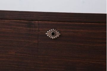 アンティーク家具　和製アンティーク　シンプルな衣装箪笥の鉄脚ローボード(ローチェスト)(1)