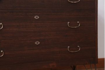 アンティーク家具　和製アンティーク　シンプルな衣装箪笥の鉄脚ローボード(ローチェスト)(1)