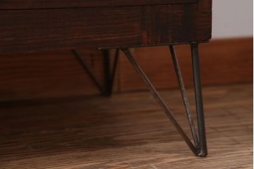 アンティーク家具　和製アンティーク　シンプルな衣装箪笥の鉄脚ローボード(ローチェスト)(1)