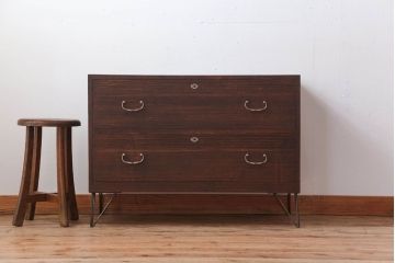 アンティーク家具　 和製アンティーク　シンプルな衣装箪笥の鉄脚ローボード(ローチェスト)(2)