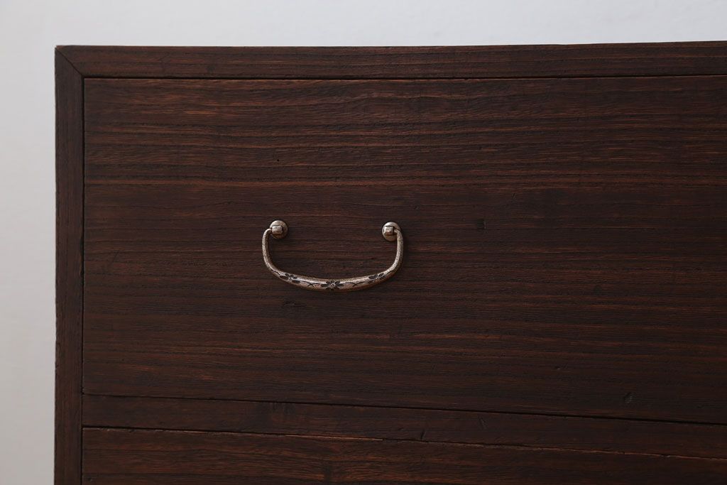 アンティーク家具　 和製アンティーク　シンプルな衣装箪笥の鉄脚ローボード(ローチェスト)(2)