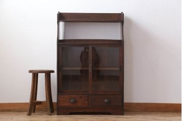 アンティーク家具　アンティーク　飾り棚付き!古い栓材のシンプルな引き戸本箱