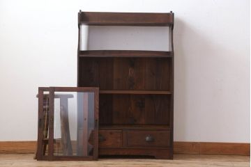 アンティーク家具　アンティーク　飾り棚付き!古い栓材のシンプルな引き戸本箱