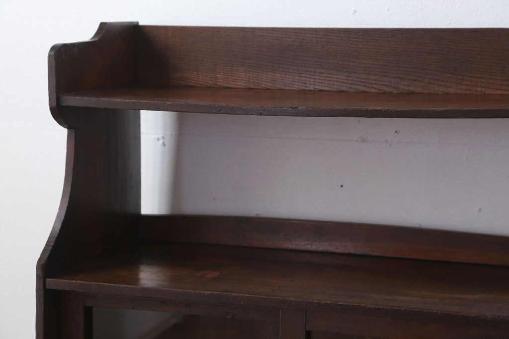 アンティーク家具　アンティーク　飾り棚付き!古い栓材のシンプルな引き戸本箱