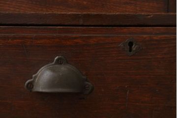 アンティーク家具　アンティーク　飾り棚付き!古い栓材のシンプルな引き戸本箱