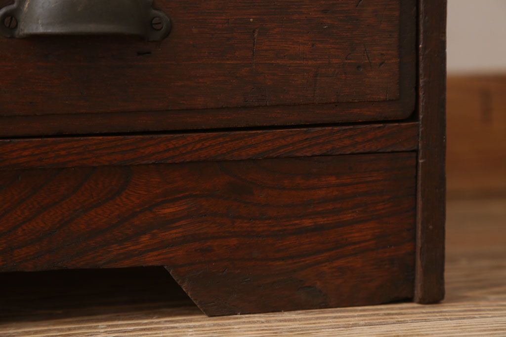 アンティーク家具　アンティーク　飾り棚付き!古い栓材のシンプルな引き戸本箱