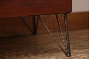 アンティーク家具　和製アンティーク　鉄脚付き!モールガラス引き戸のサイドボード(2)