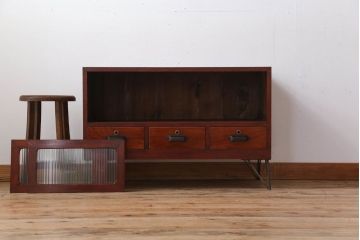 アンティーク家具　和製アンティーク　鉄脚付き!モールガラス引き戸のサイドボード(2)