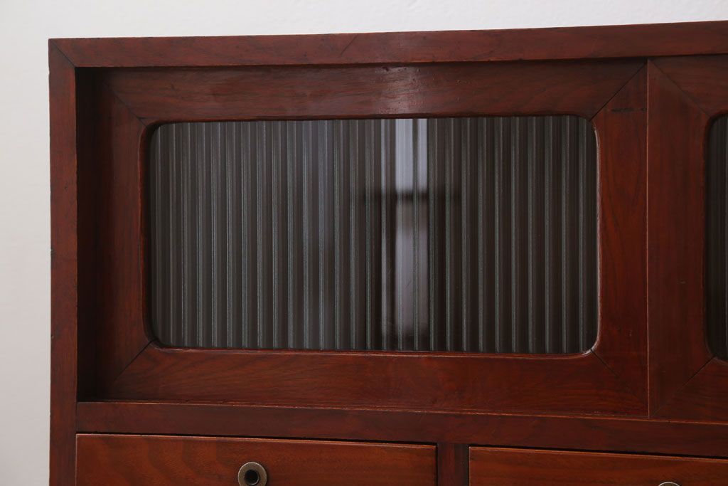 アンティーク家具　和製アンティーク　鉄脚付き!モールガラス引き戸のサイドボード(2)