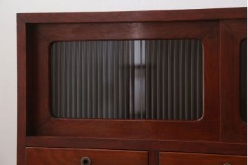 アンティーク家具　和製アンティーク　鉄脚付き!モールガラス引き戸のサイドボード(2)