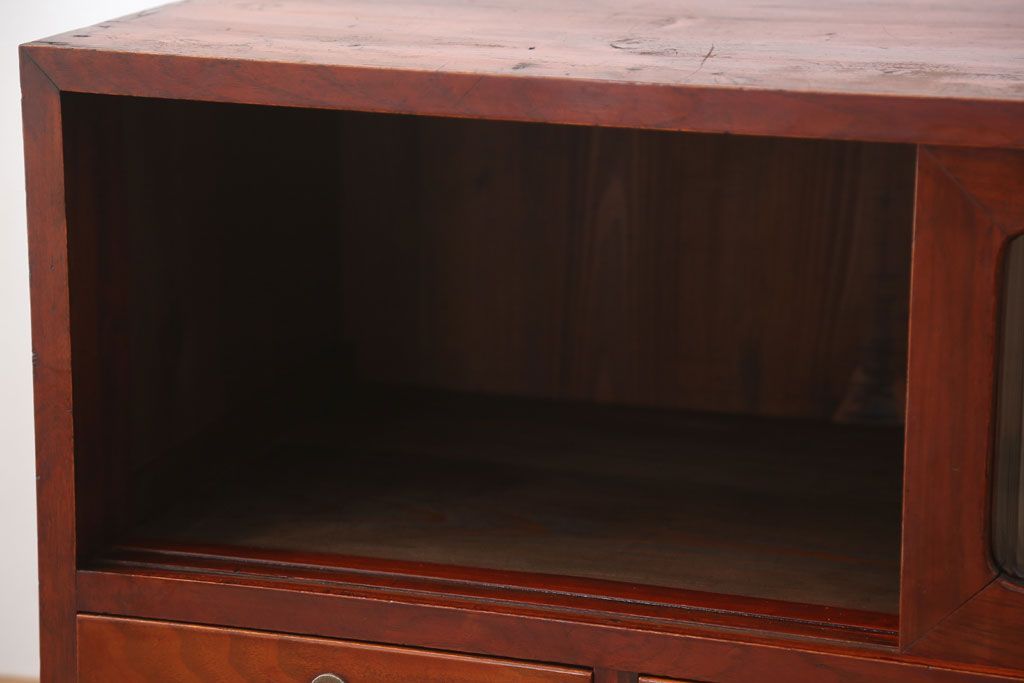 アンティーク家具　和製アンティーク　鉄脚付き!モールガラス引き戸のサイドボード(2)