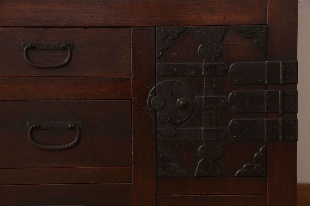 アンティーク家具　古民具・骨董　横桟引き戸のアンティーク美濃帳場箪笥