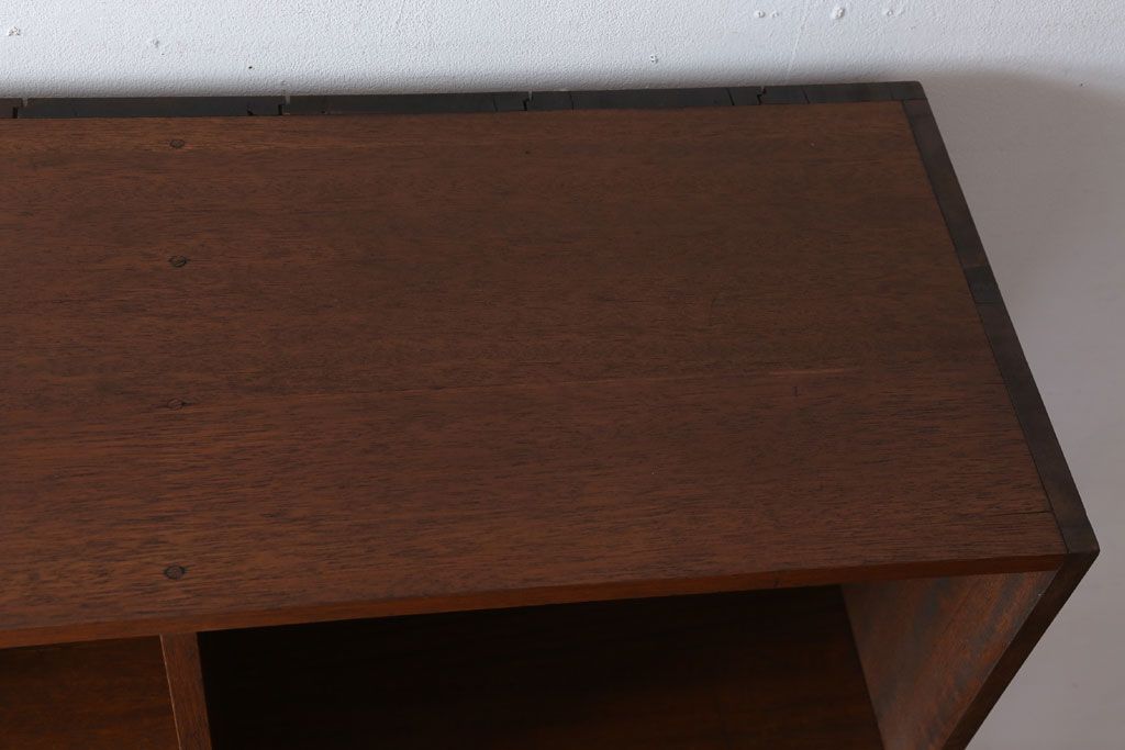 アンティーク家具　和製アンティーク　特大サイズ!古い木の重厚な縦型マス目棚