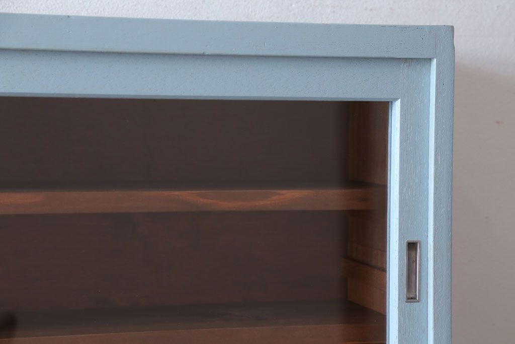 アンティーク家具　アンティーク　モールガラス入り!大きなペイント収納棚(戸棚・食器棚)