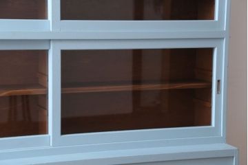 アンティーク家具　アンティーク　モールガラス入り!大きなペイント収納棚(戸棚・食器棚)