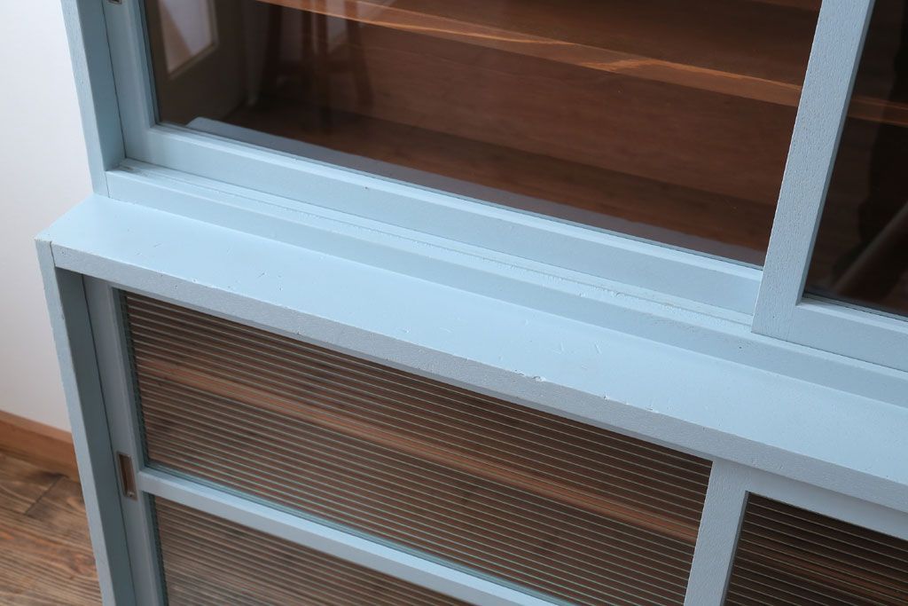 アンティーク家具　アンティーク　モールガラス入り!大きなペイント収納棚(戸棚・食器棚)