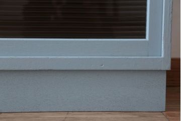 アンティーク家具　アンティーク　モールガラス入り!大きなペイント収納棚(戸棚・食器棚)