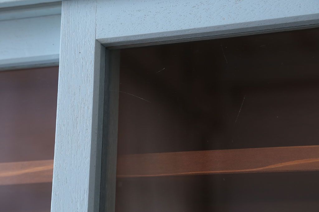 アンティーク家具　アンティーク　モールガラス入り!大きなペイント収納棚(戸棚・食器棚)