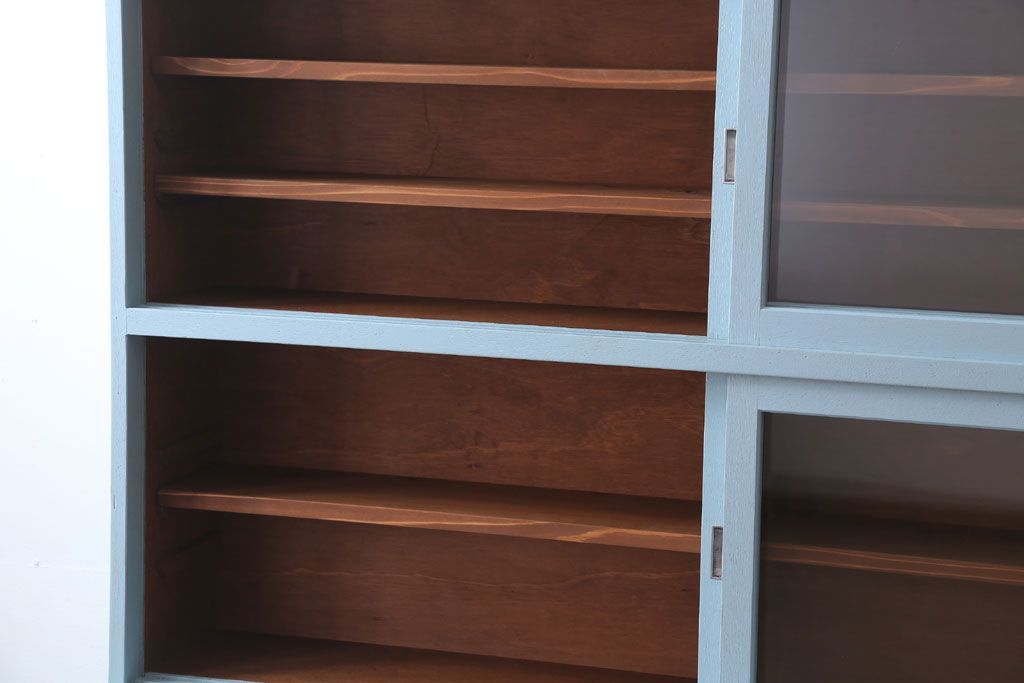 アンティーク家具　アンティーク　モールガラス入り!大きなペイント収納棚(戸棚・食器棚)