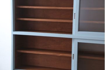 アンティーク家具　アンティーク　モールガラス入り!大きなペイント収納棚(戸棚・食器棚)