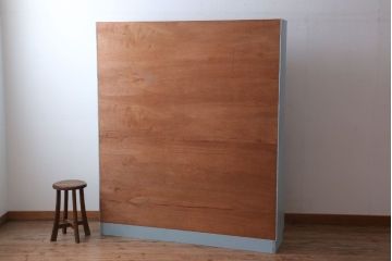 アンティーク家具　アンティーク　モールガラス入り!大きなペイント収納棚(戸棚・食器棚)