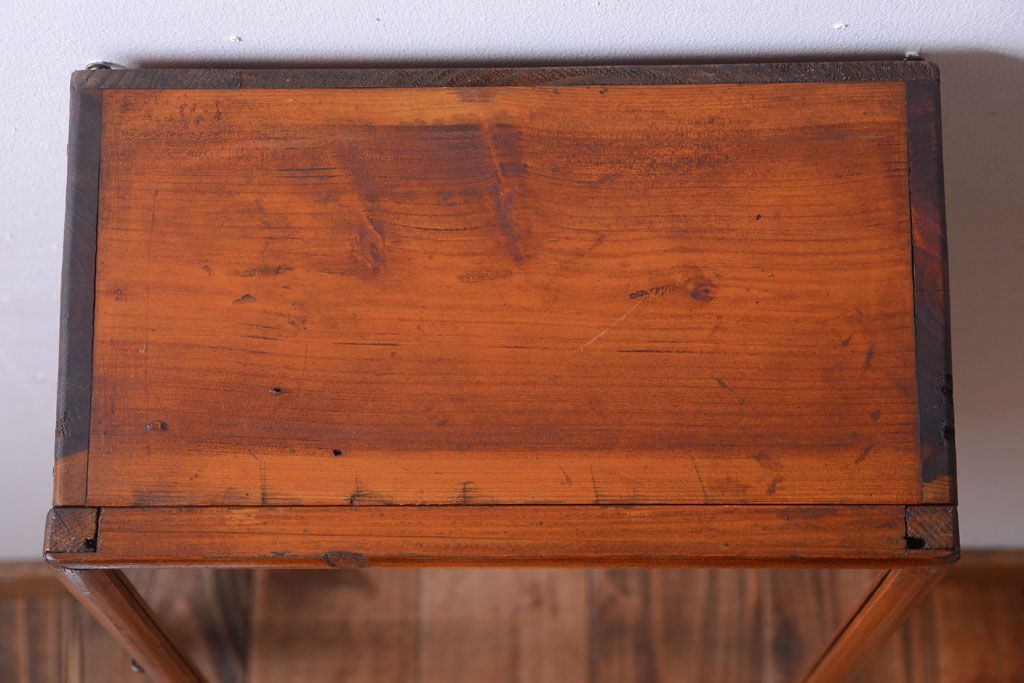 レトロ家具　昭和レトロ　古い木のアンティーク壁掛け収納棚