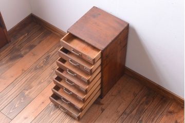 レトロ家具　昭和レトロ　ネームプレート付き!古い木のアンティーク小引き出し