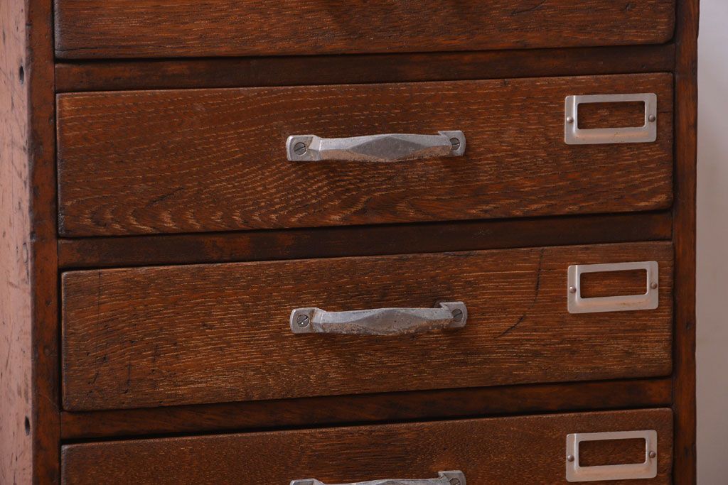 レトロ家具　昭和レトロ　ネームプレート付き!古い木のアンティーク小引き出し