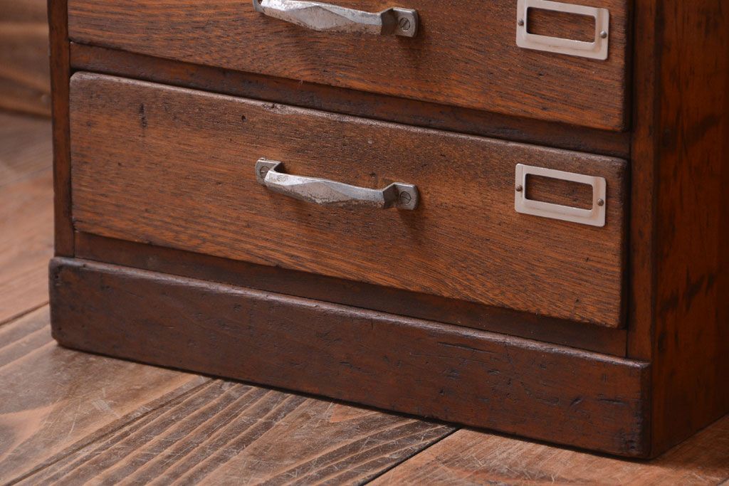 レトロ家具　昭和レトロ　ネームプレート付き!古い木のアンティーク小引き出し