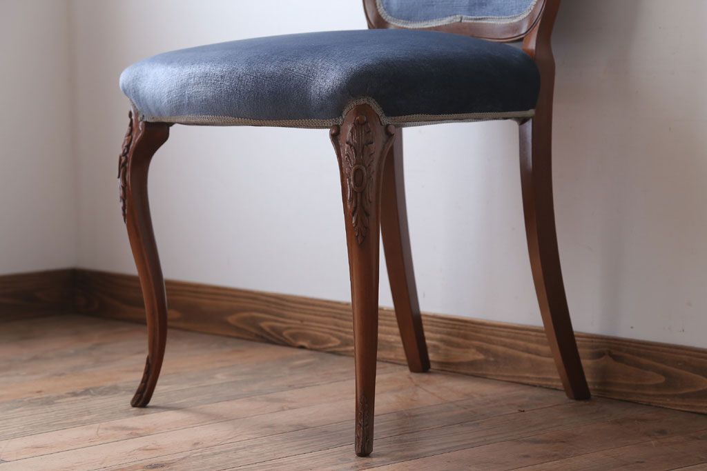 中古　イタリア製　高級感あふれるシックなダイニングチェア(1)