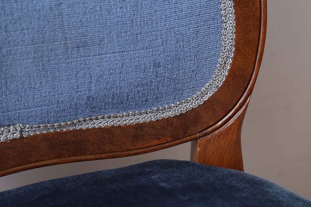 中古　イタリア製　高級感あふれるシックなダイニングチェア(1)