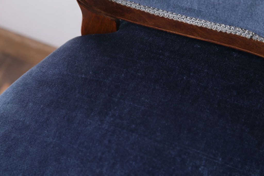 中古　イタリア製　高級感あふれるシックなダイニングチェア(1)