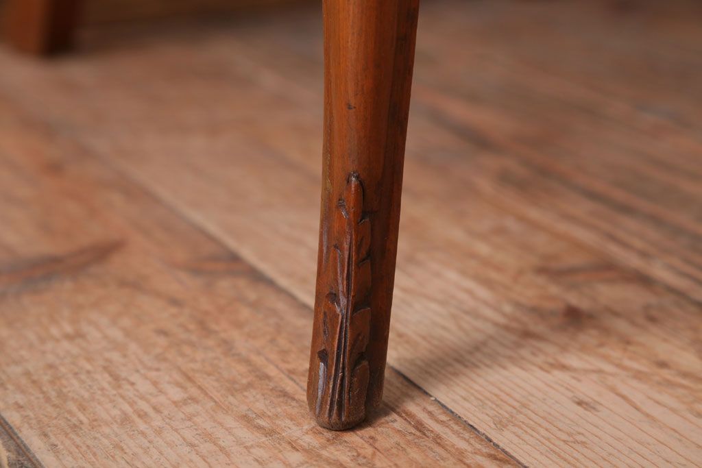 中古　イタリア製　高級感あふれるシックなダイニングチェア(1)