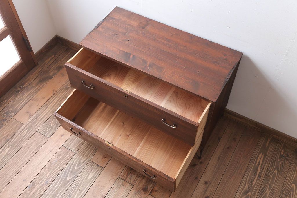 アンティーク家具　和製アンティーク　シンプルな衣装箪笥の鉄脚ローボード(1)