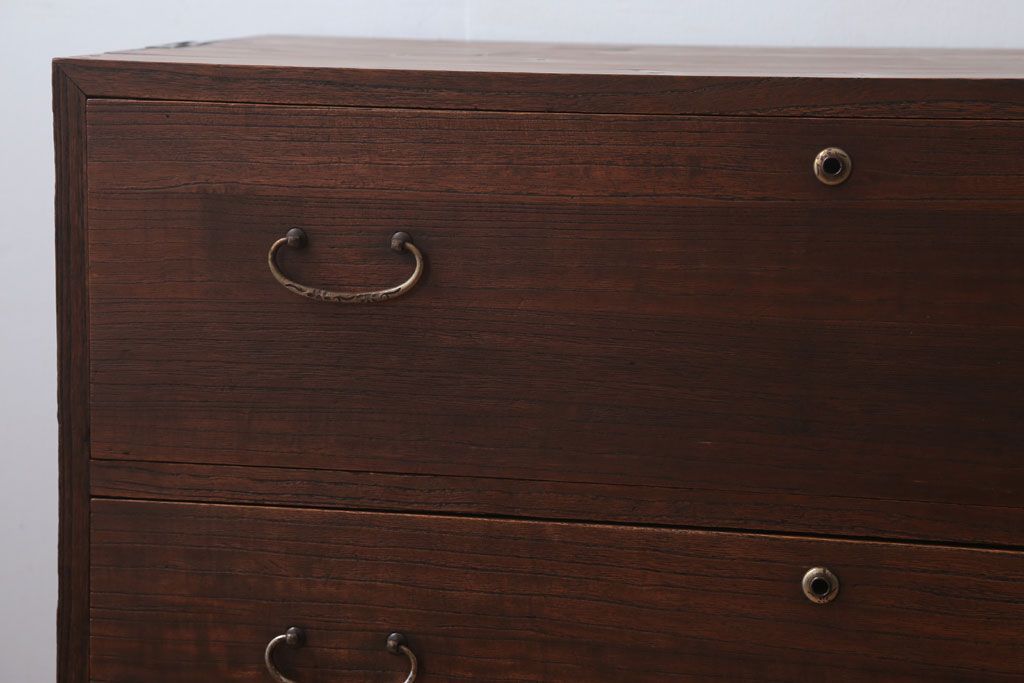 アンティーク家具　和製アンティーク　シンプルな衣装箪笥の鉄脚ローボード(1)