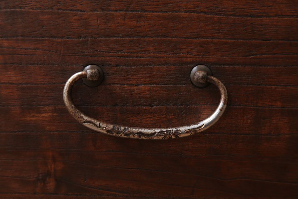 アンティーク家具　和製アンティーク　シンプルな衣装箪笥の鉄脚ローボード(1)