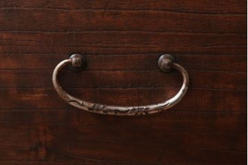 アンティーク家具　和製アンティーク　シンプルな衣装箪笥の鉄脚ローボード(1)