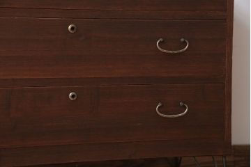 アンティーク家具　和製アンティーク　シンプルな衣装箪笥の鉄脚ローボード(2)