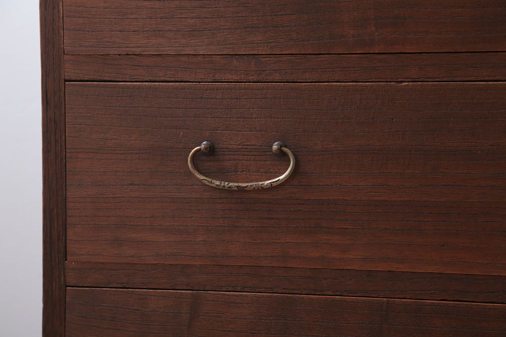 アンティーク家具　和製アンティーク　シンプルな衣装箪笥の鉄脚ローボード(2)