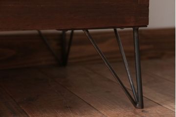 アンティーク家具　和製アンティーク　シンプルな衣装箪笥の鉄脚ローボード(2)