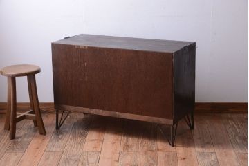 アンティーク家具　アンティーク　前面欅材!鉄脚付き時代箪笥ローボード(ローチェスト)(1)
