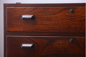 アンティーク家具　アンティーク　前面欅材!鉄脚付き時代箪笥ローボード(ローチェスト)(2)