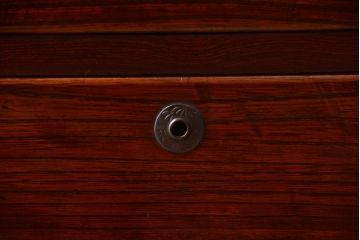 アンティーク家具　アンティーク　前面欅材!鉄脚付き時代箪笥ローボード(ローチェスト)(2)