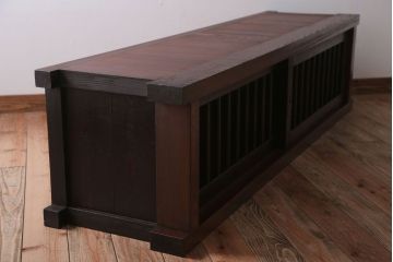 アンティーク家具　古民具・骨董　明治期　框が太く重厚なアンティーク時代箪笥ローボード