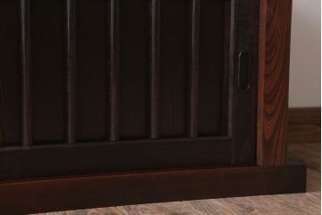 アンティーク家具　古民具・骨董　明治期　框が太く重厚なアンティーク時代箪笥ローボード