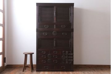 アンティーク家具　古民具・骨董　横桟引き戸!重厚な金具のアンティーク美濃帳場箪笥