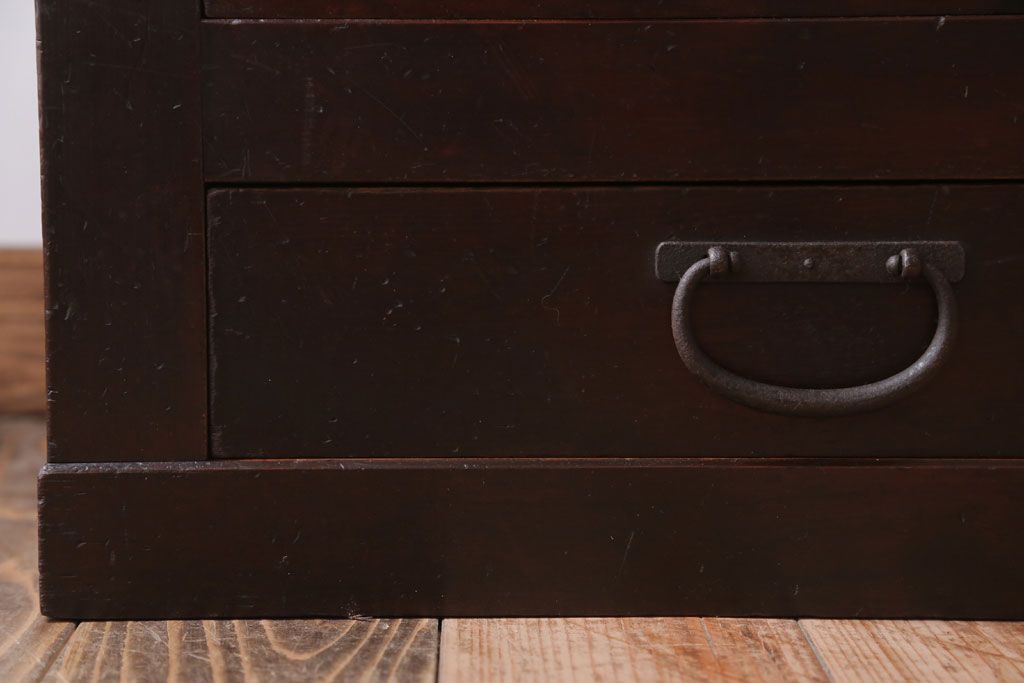 アンティーク家具　古民具・骨董　横桟引き戸!重厚な金具のアンティーク美濃帳場箪笥