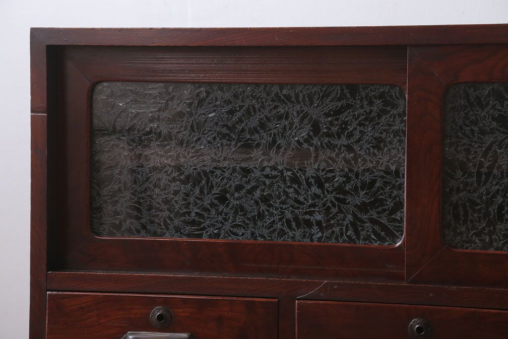 アンティーク家具　和製アンティーク　鉄脚付き!結霜ガラス引き戸のサイドボード