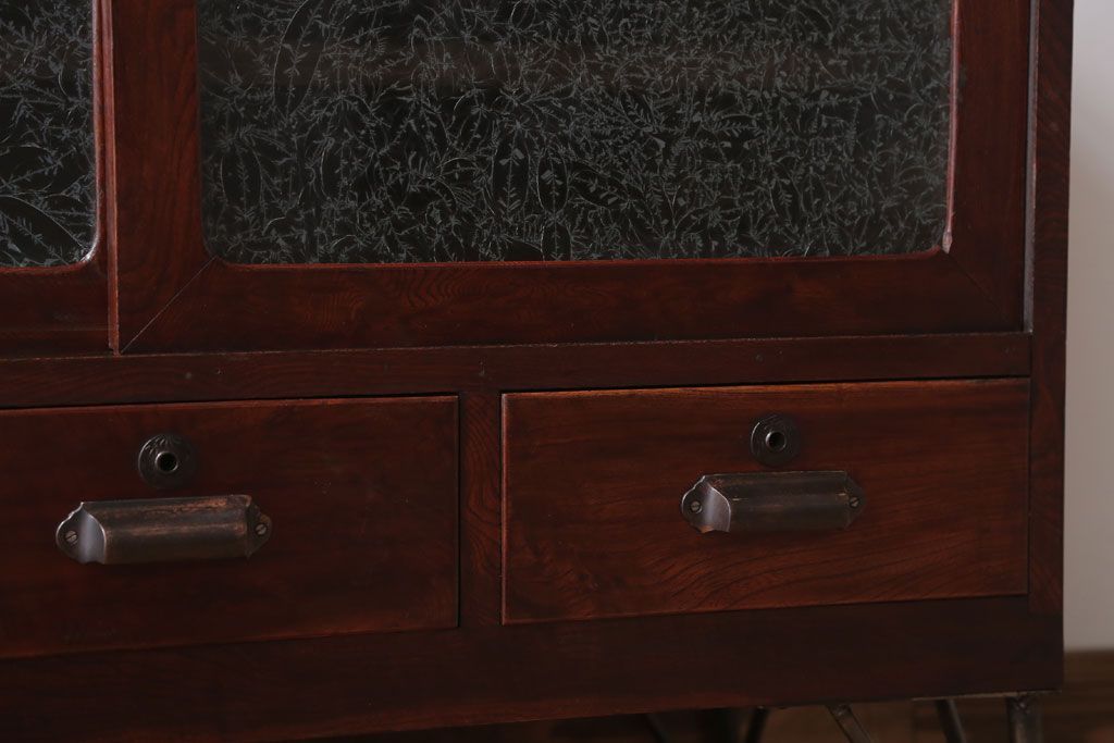 アンティーク家具　和製アンティーク　鉄脚付き!結霜ガラス引き戸のサイドボード